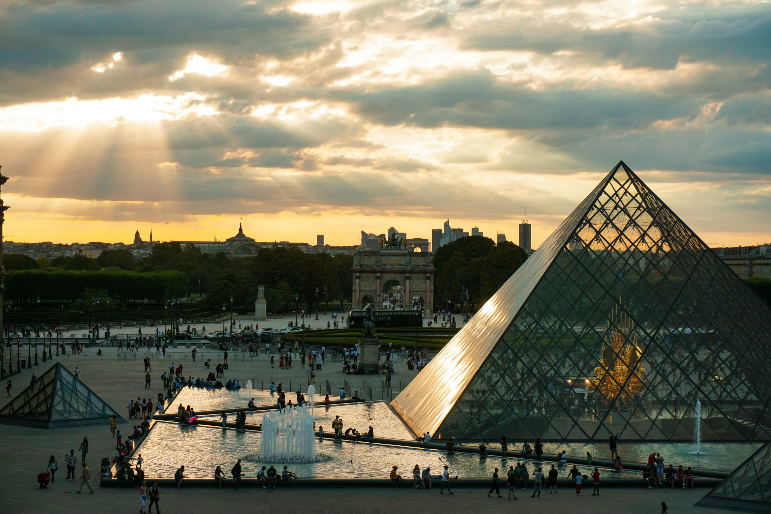 Louvre Moves Jewels to Secure Vault After Paris Heist